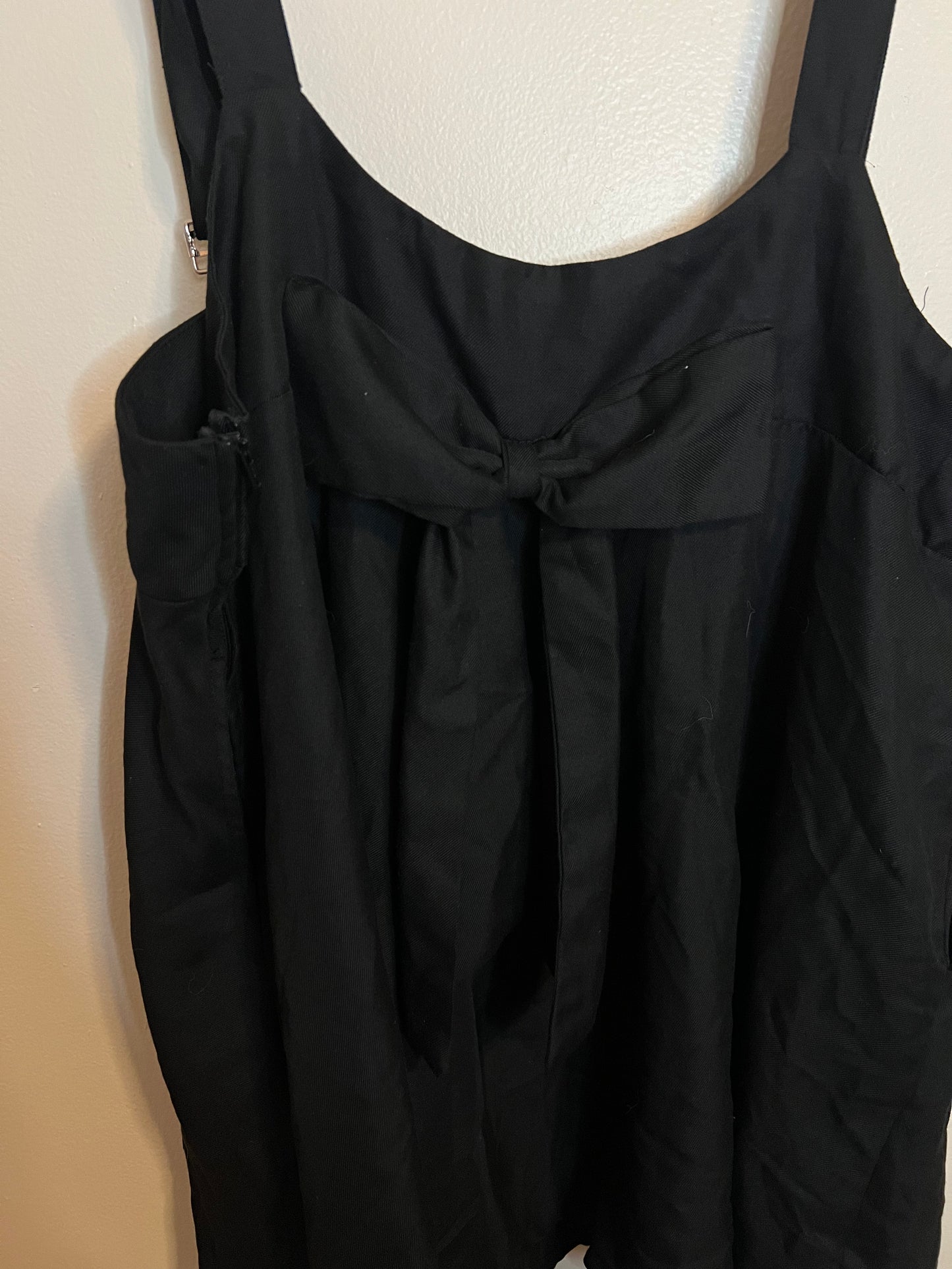 Hot Topic Suspender Black Buckle Adjustable Pleated Mini Skirt