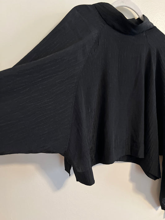 H&M Black Cropped Flowy Blouse