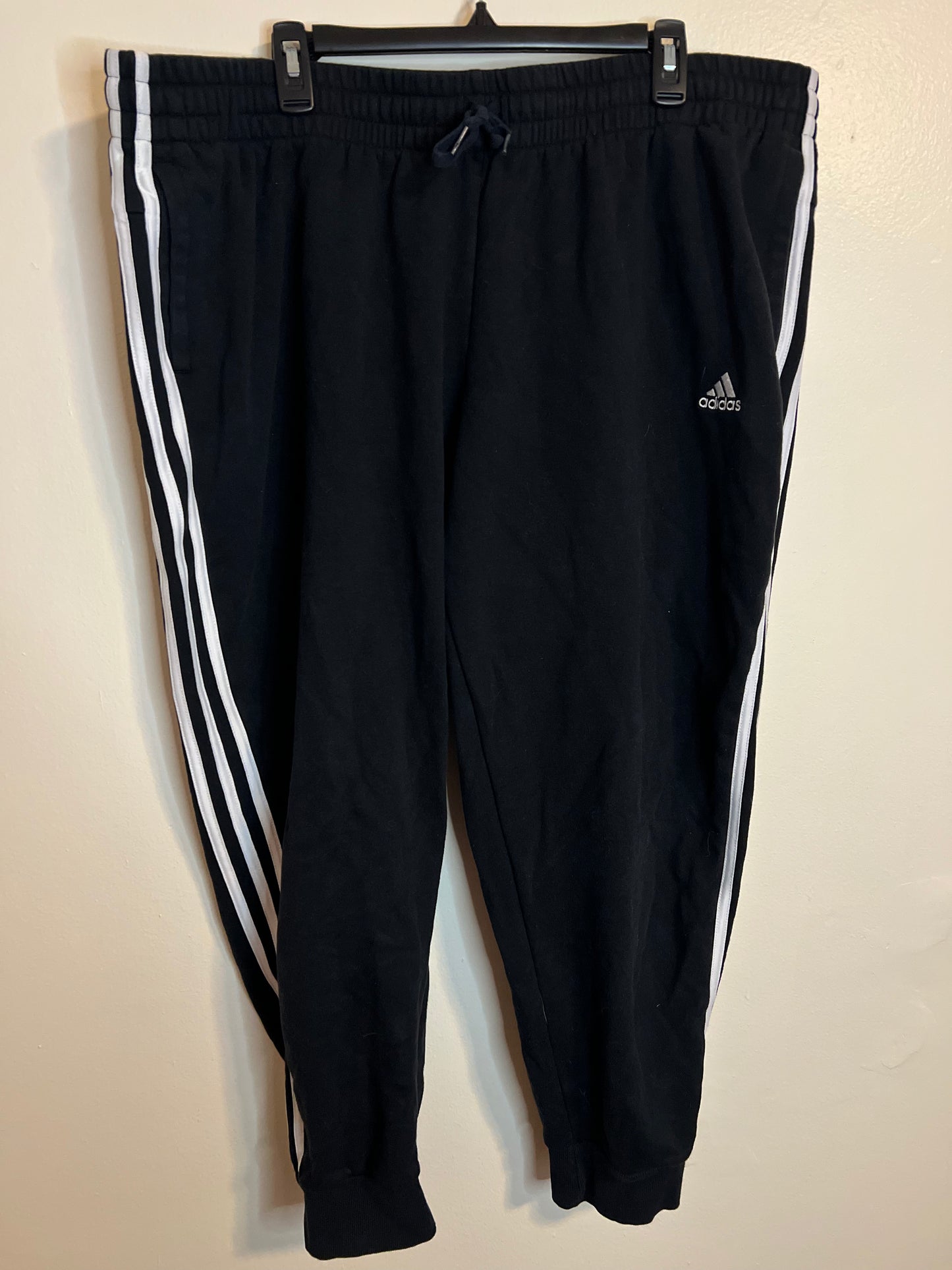 Adidas Essentials 3 Stripes Fleece Jogger Sweatpants