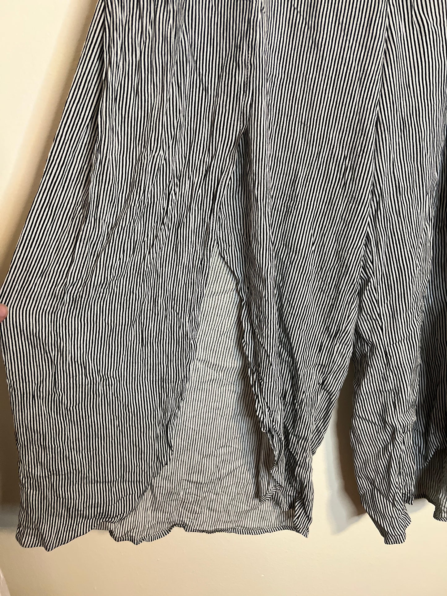 Maurice’s Black/White Striped Flowy Capri Pants With Slits