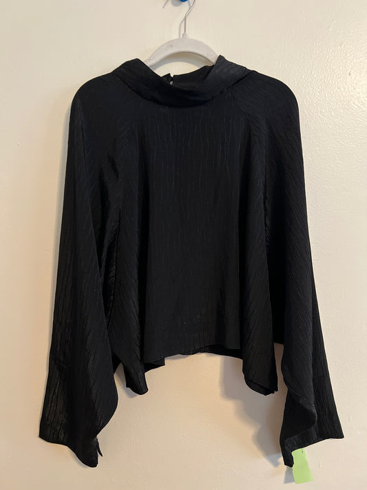 H&M Black Cropped Flowy Blouse