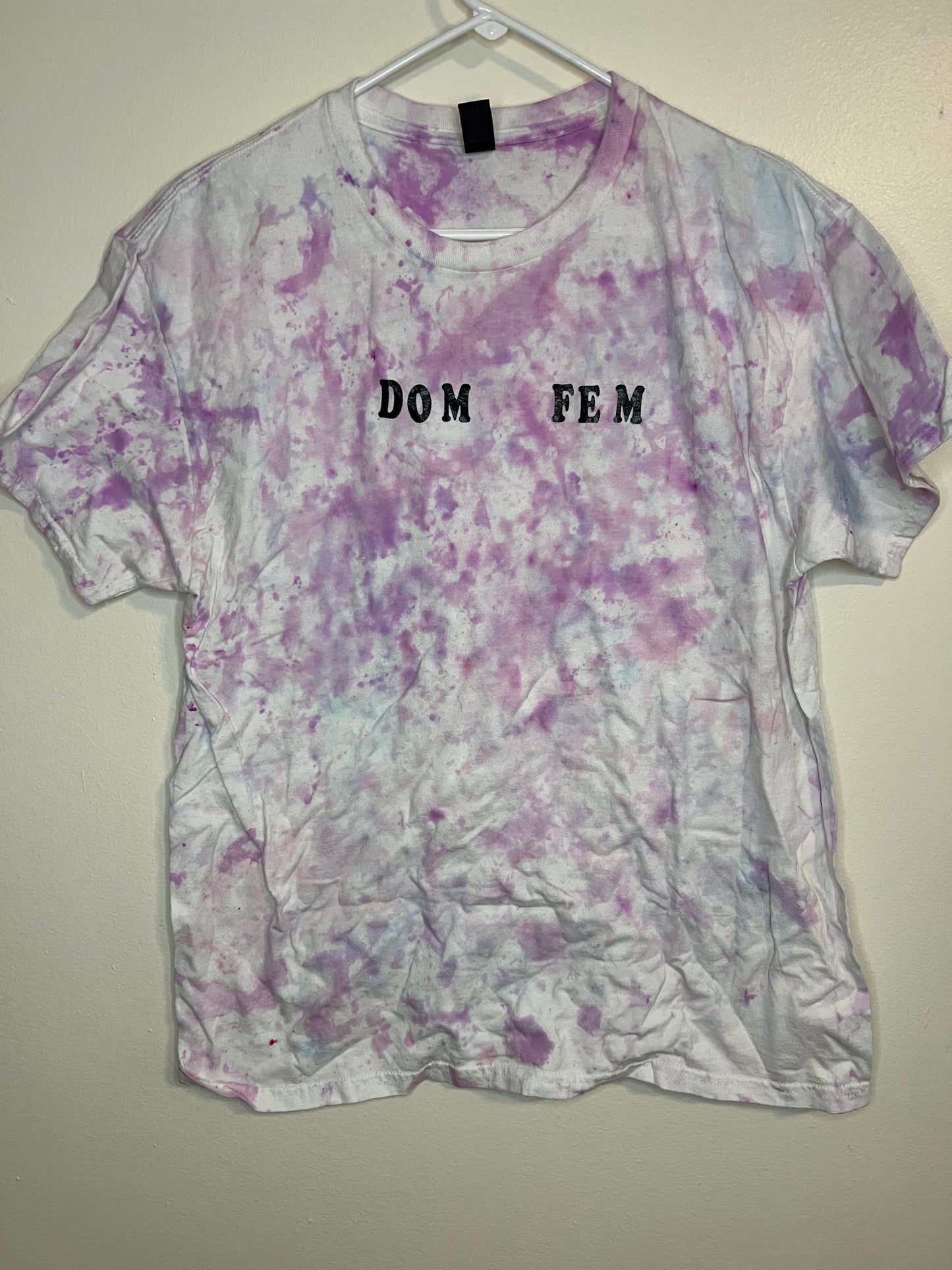 Dom Fem Tee