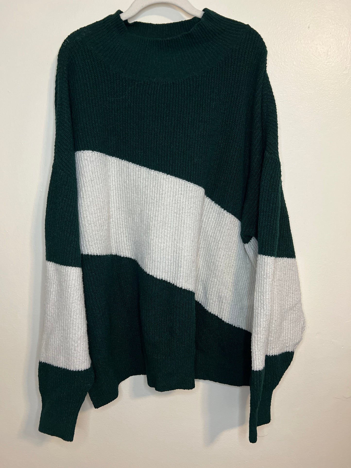 Nine West Green And White Pullover Sweater